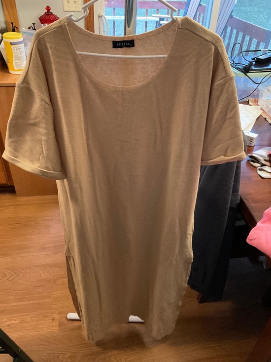 zutter Dresses & Skirts - Short Sleeve- Light Weight- Never Worn Dress